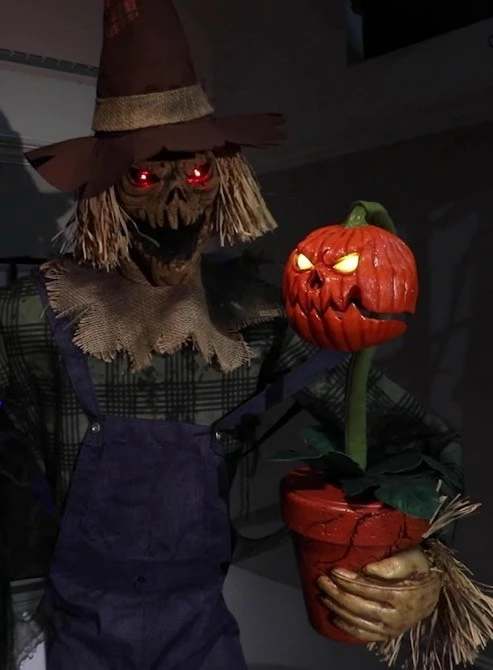 Other 7ft Rotten Harvester Animated Scarecrow Prop 3 Other 7ft Rotten Harvester Animated Scarecrow Prop - Image 3