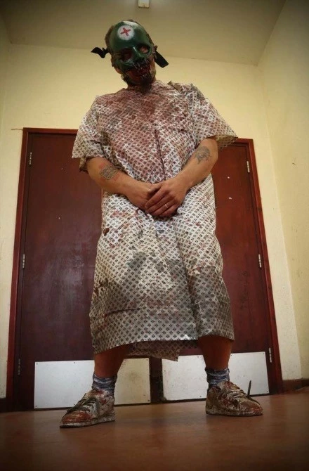 Mad About Horror Asylum Hospital Gown 4 Mad About Horror Asylum Hospital Gown - Image 4