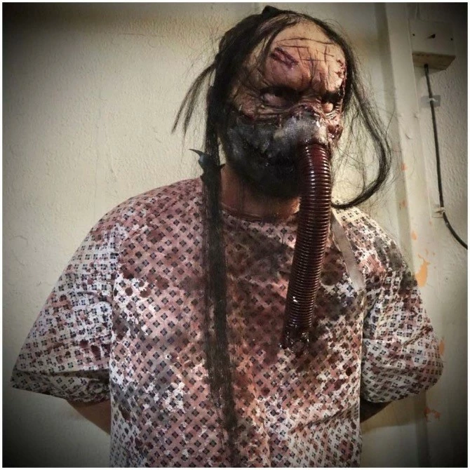 Mad About Horror Asylum Hospital Gown 2 Mad About Horror Asylum Hospital Gown - Image 2