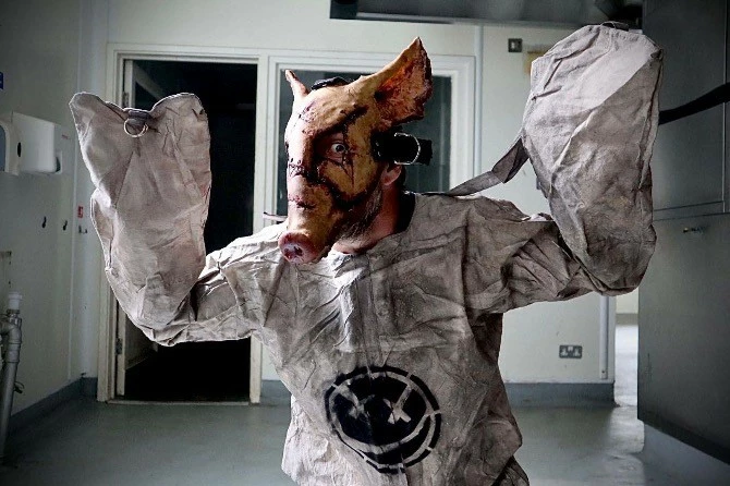 Mad About Horror Straight Jacket And Trousers (Smiley Version) 8 Mad About Horror Straight Jacket And Trousers (Smiley Version) - Image 8